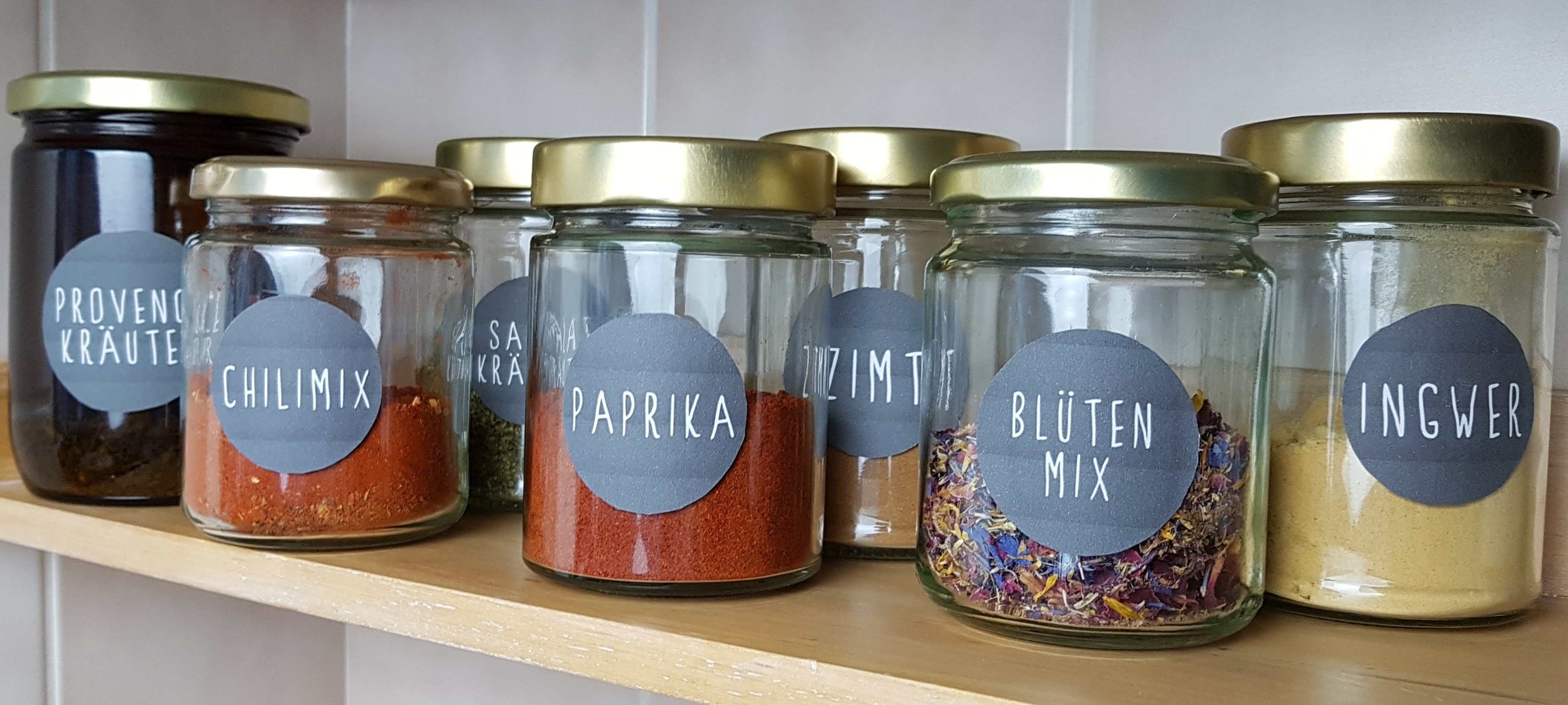 Altglas Upcycling Gewürze Küche