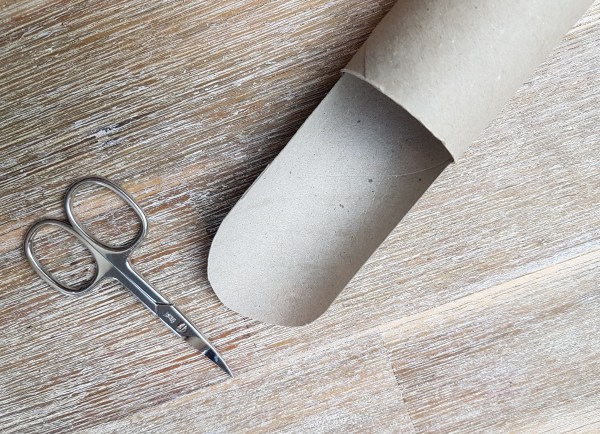 Kugelbahn aus Papierrollen basteln