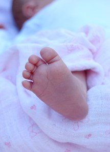 Darum soll dein Kind barfuß laufen!